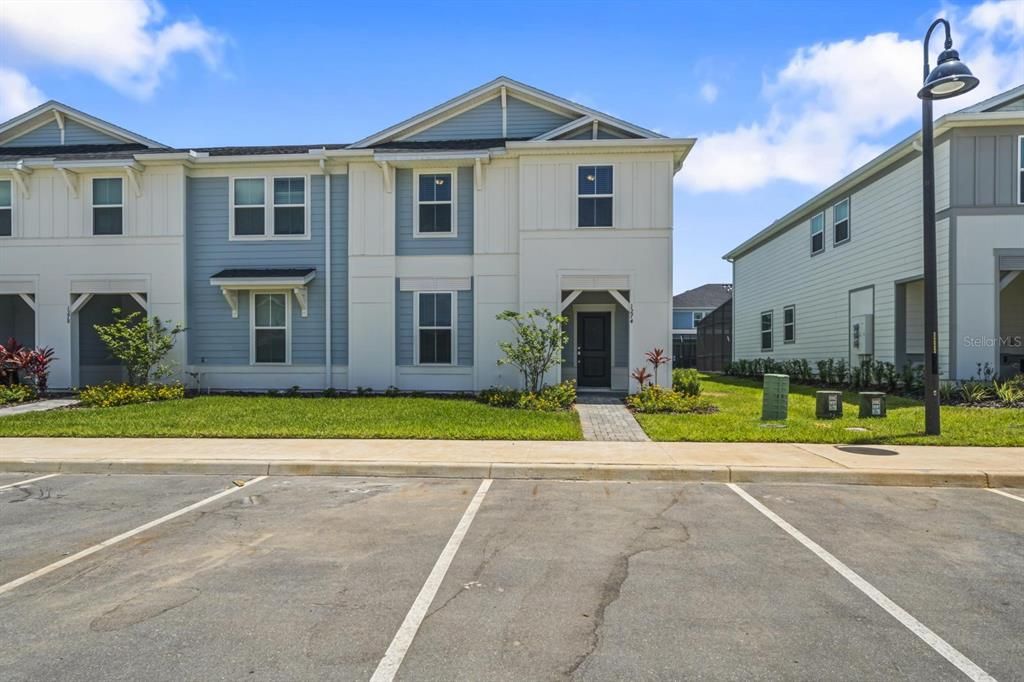 For Sale: $599,999 (5 beds, 4 baths, 2281 Square Feet)