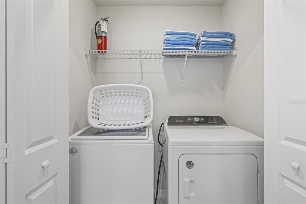 For Sale: $599,999 (5 beds, 4 baths, 2281 Square Feet)