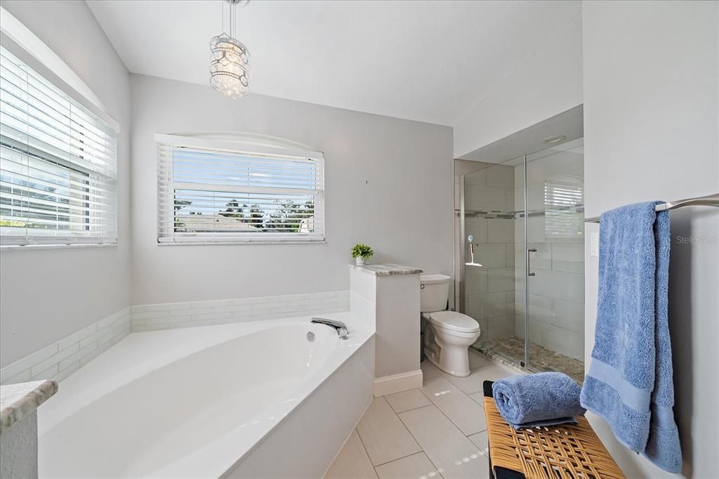 待售: $625,000 (4 贝兹, 2 浴室, 2188 平方英尺)