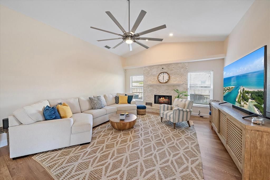 待售: $625,000 (4 贝兹, 2 浴室, 2188 平方英尺)