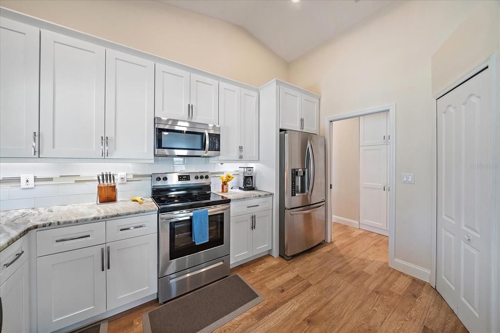 待售: $625,000 (4 贝兹, 2 浴室, 2188 平方英尺)