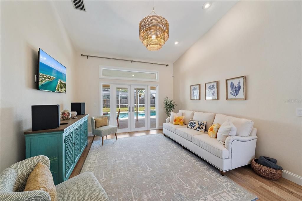 待售: $625,000 (4 贝兹, 2 浴室, 2188 平方英尺)