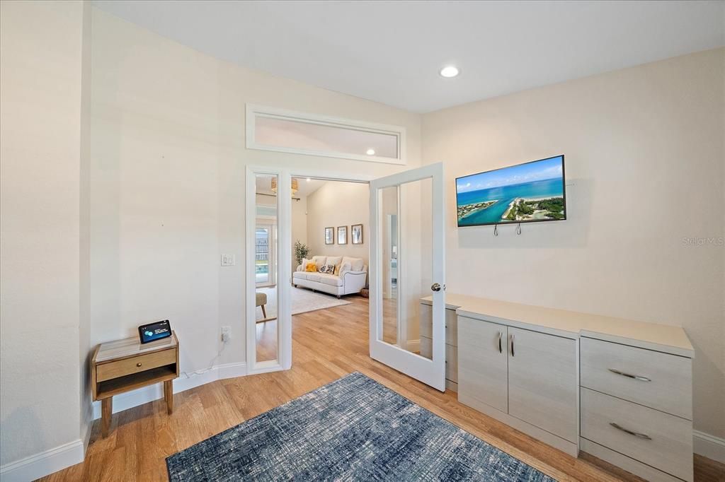 待售: $625,000 (4 贝兹, 2 浴室, 2188 平方英尺)