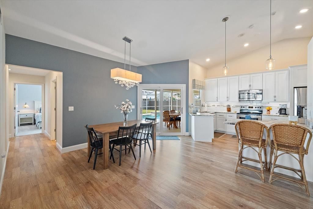 待售: $625,000 (4 贝兹, 2 浴室, 2188 平方英尺)