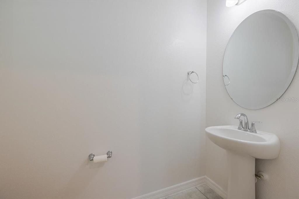 出租: $2,600 (4 贝兹, 2 浴室, 1942 平方英尺)