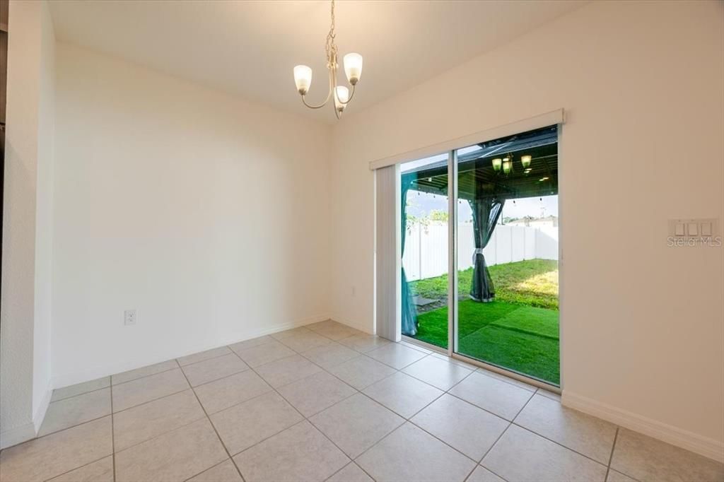 出租: $2,600 (4 贝兹, 2 浴室, 1942 平方英尺)