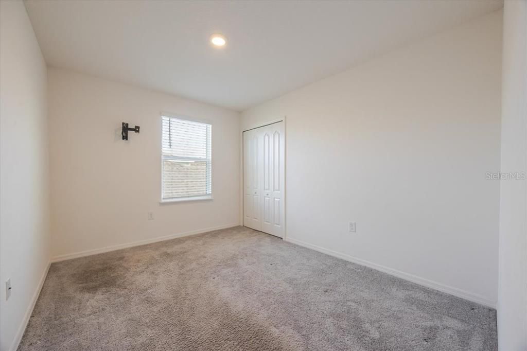 出租: $2,600 (4 贝兹, 2 浴室, 1942 平方英尺)