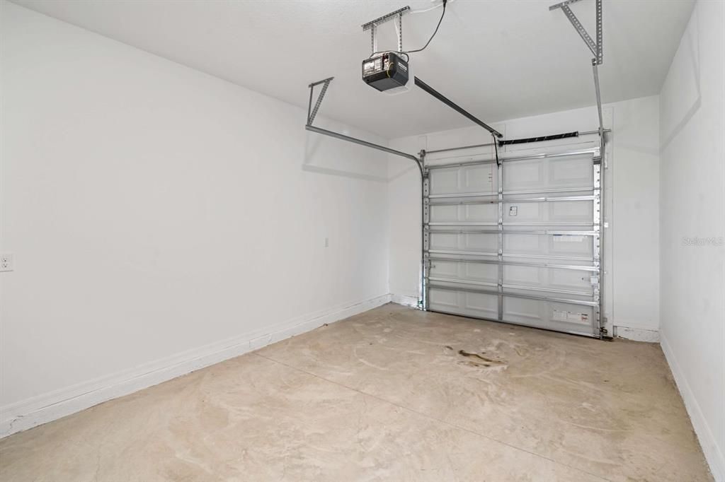 For Sale: $319,999 (3 beds, 2 baths, 1653 Square Feet)