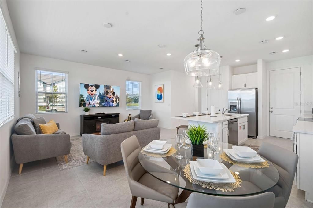 For Sale: $319,999 (3 beds, 2 baths, 1653 Square Feet)