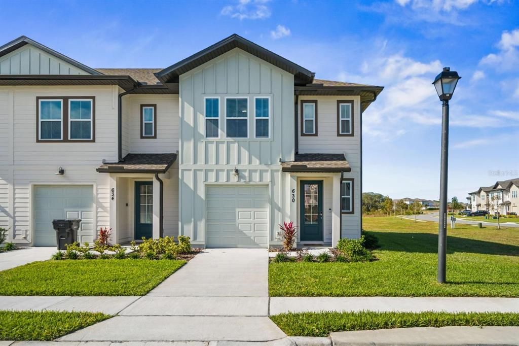 For Sale: $319,999 (3 beds, 2 baths, 1653 Square Feet)