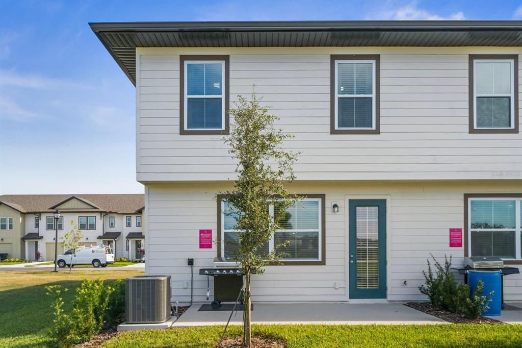 For Sale: $319,999 (3 beds, 2 baths, 1653 Square Feet)