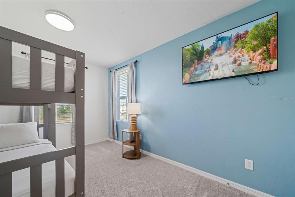 For Sale: $319,999 (3 beds, 2 baths, 1653 Square Feet)