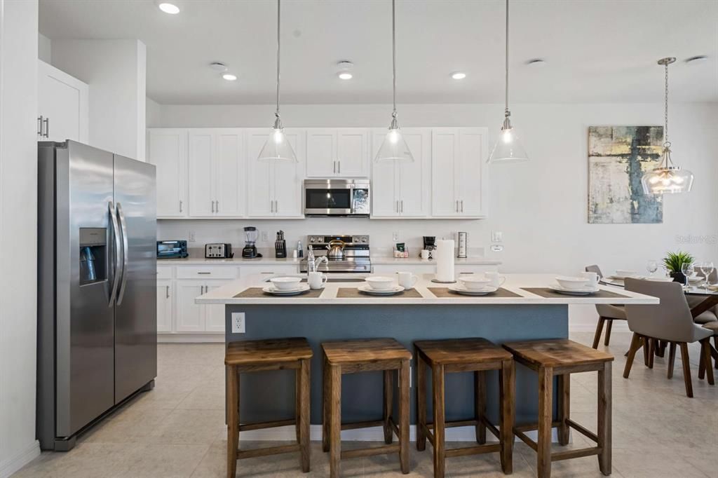 For Sale: $319,999 (3 beds, 2 baths, 1653 Square Feet)