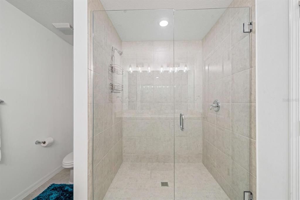 For Sale: $319,999 (3 beds, 2 baths, 1653 Square Feet)