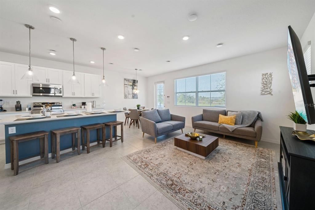 For Sale: $319,999 (3 beds, 2 baths, 1653 Square Feet)