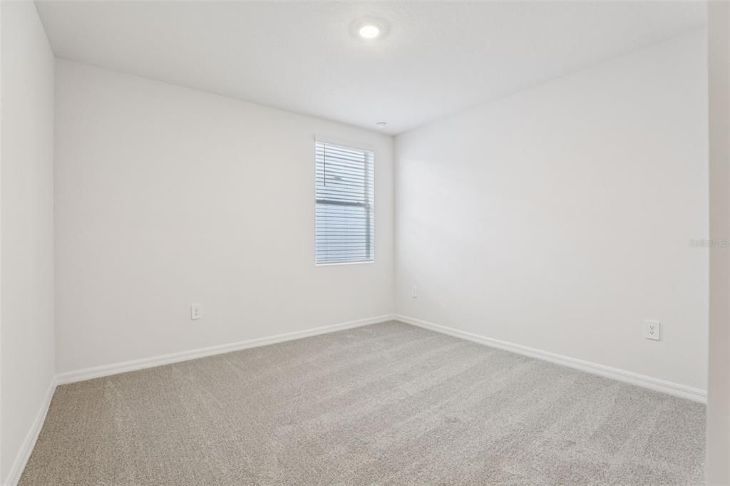 На продажу: $319,750 (4 спален, 3 ванн, 1988 Квадратных фут)