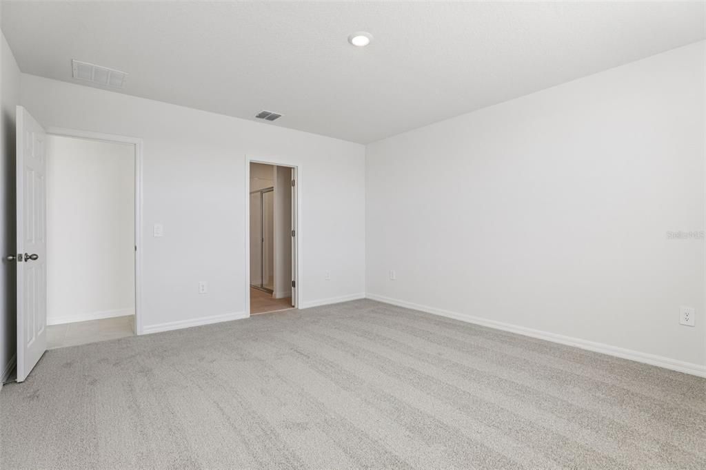 На продажу: $319,750 (4 спален, 3 ванн, 1988 Квадратных фут)