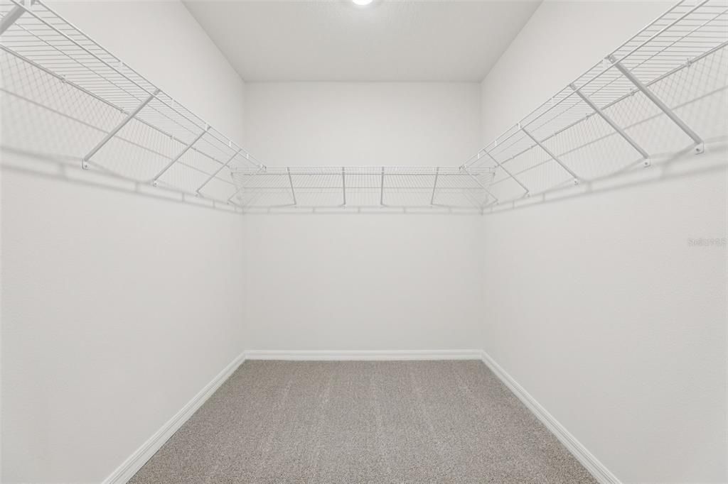 На продажу: $319,750 (4 спален, 3 ванн, 1988 Квадратных фут)