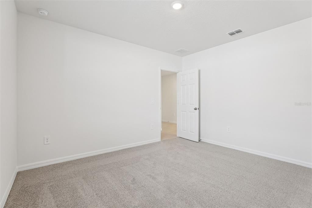 На продажу: $319,750 (4 спален, 3 ванн, 1988 Квадратных фут)