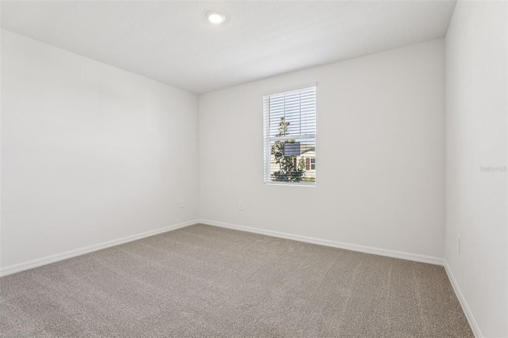 На продажу: $319,750 (4 спален, 3 ванн, 1988 Квадратных фут)