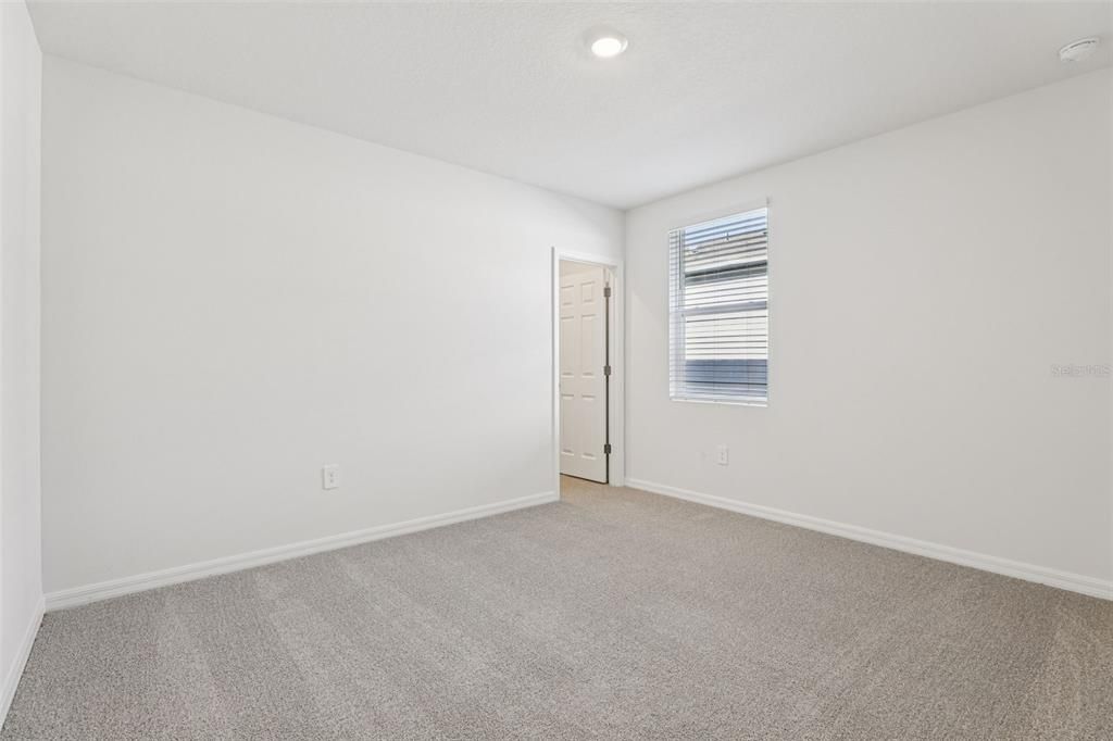 На продажу: $319,750 (4 спален, 3 ванн, 1988 Квадратных фут)