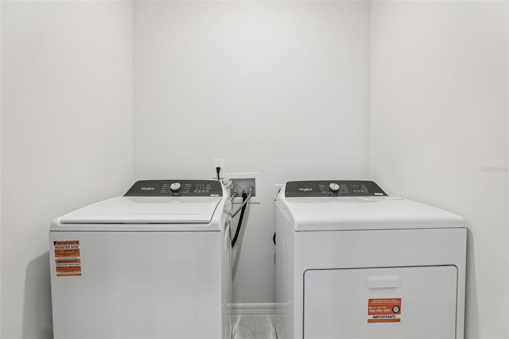 На продажу: $318,830 (4 спален, 2 ванн, 1840 Квадратных фут)