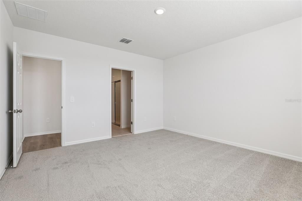 На продажу: $318,830 (4 спален, 2 ванн, 1840 Квадратных фут)