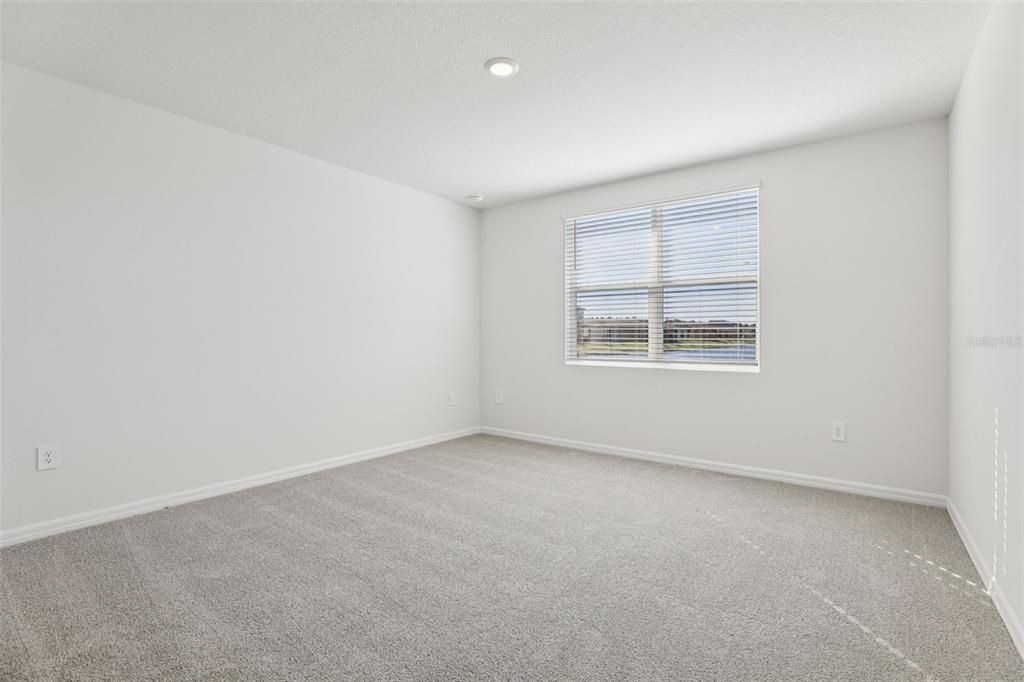 На продажу: $318,830 (4 спален, 2 ванн, 1840 Квадратных фут)