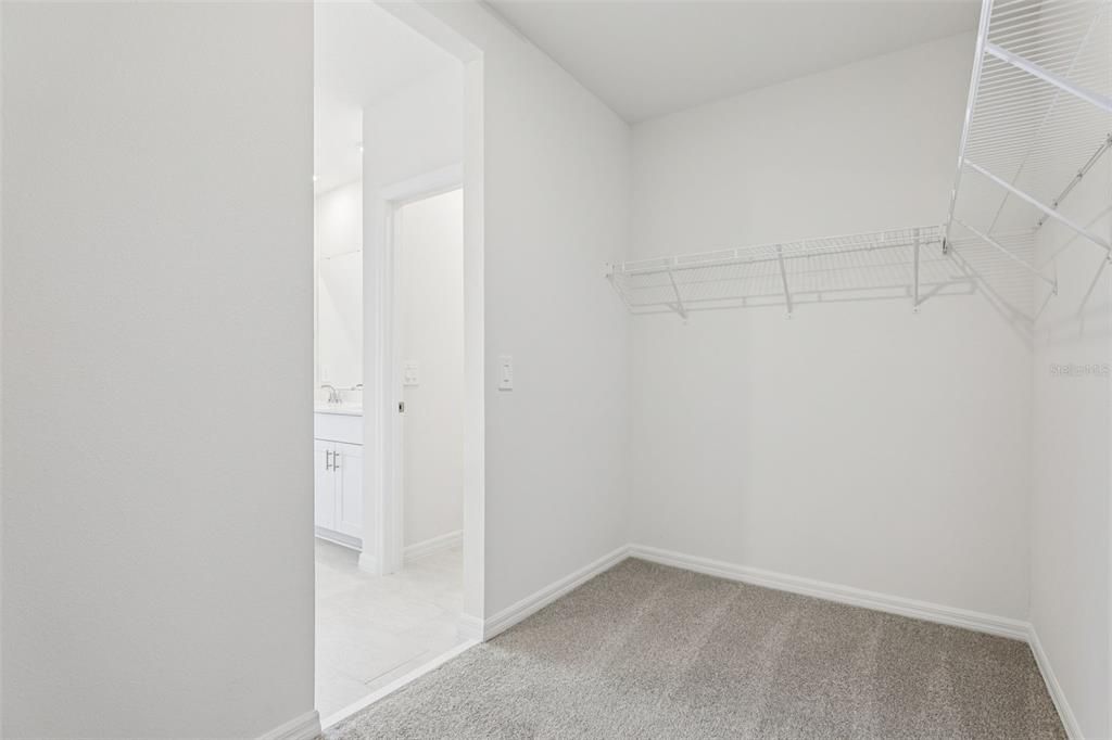 На продажу: $318,830 (4 спален, 2 ванн, 1840 Квадратных фут)