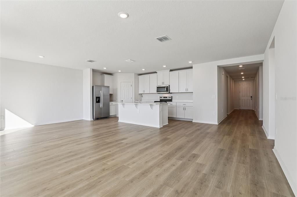 На продажу: $318,830 (4 спален, 2 ванн, 1840 Квадратных фут)