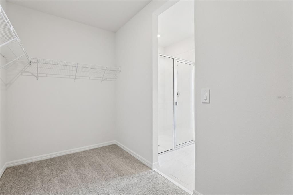 На продажу: $318,830 (4 спален, 2 ванн, 1840 Квадратных фут)