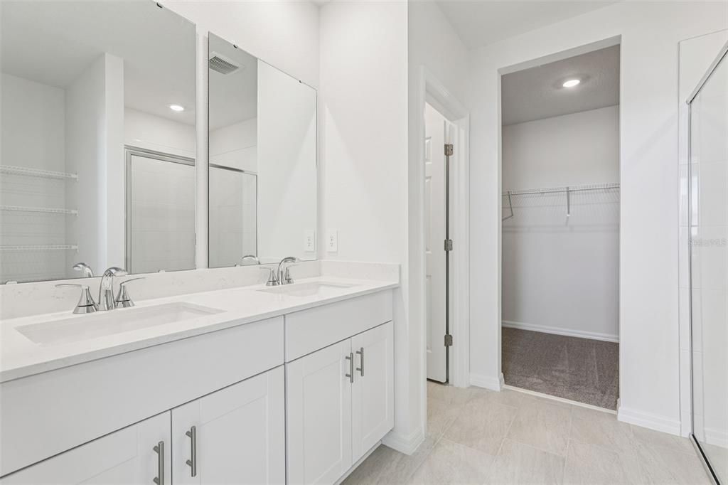 На продажу: $318,830 (4 спален, 2 ванн, 1840 Квадратных фут)