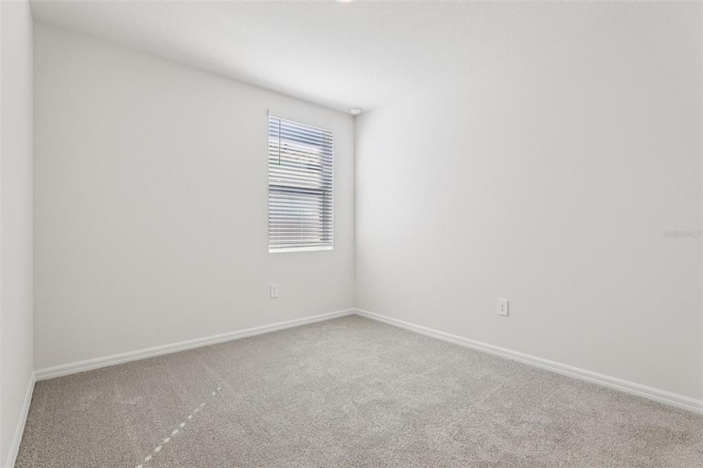 На продажу: $318,830 (4 спален, 2 ванн, 1840 Квадратных фут)