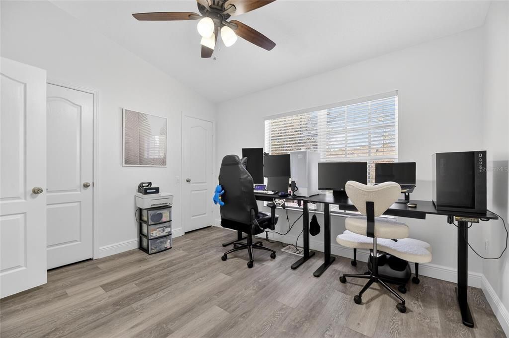 На продажу: $217,000 (2 спален, 2 ванн, 1110 Квадратных фут)