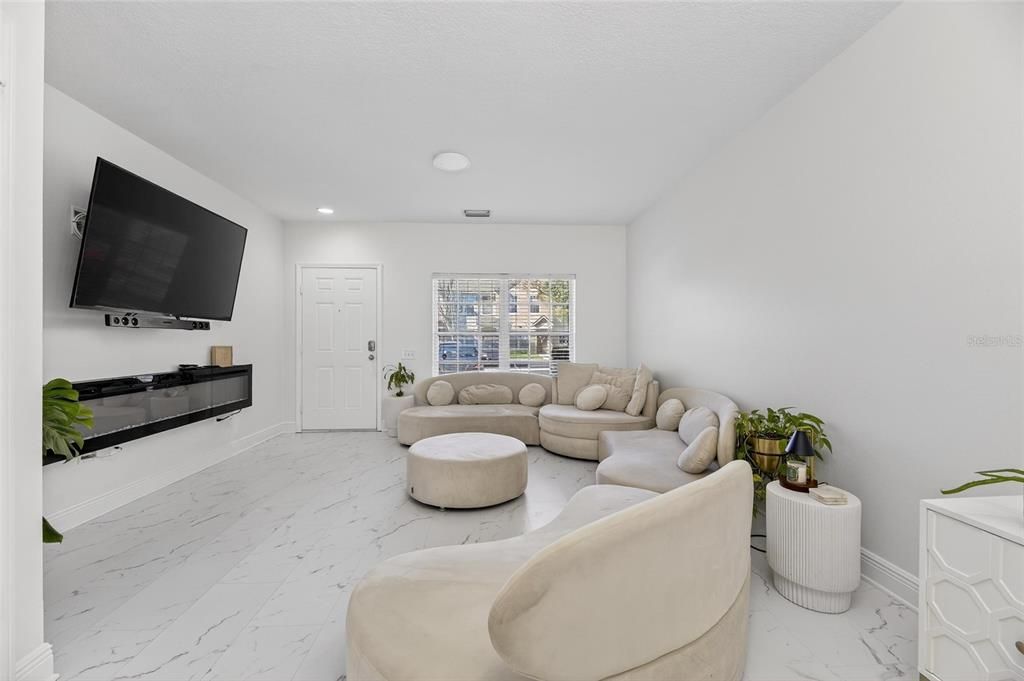 На продажу: $217,000 (2 спален, 2 ванн, 1110 Квадратных фут)