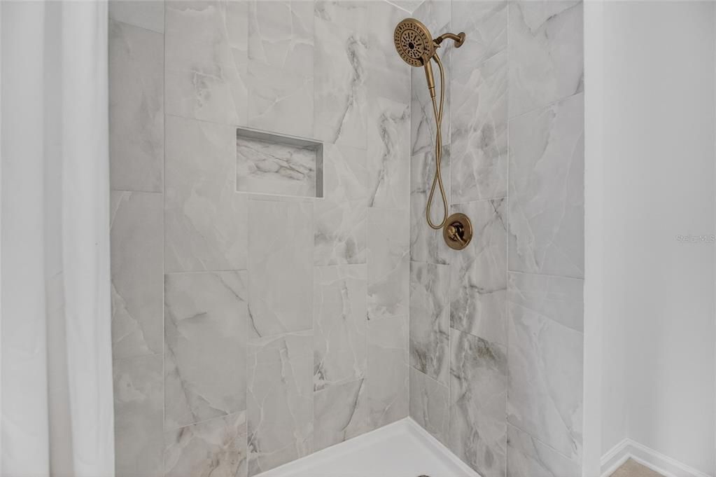 На продажу: $217,000 (2 спален, 2 ванн, 1110 Квадратных фут)