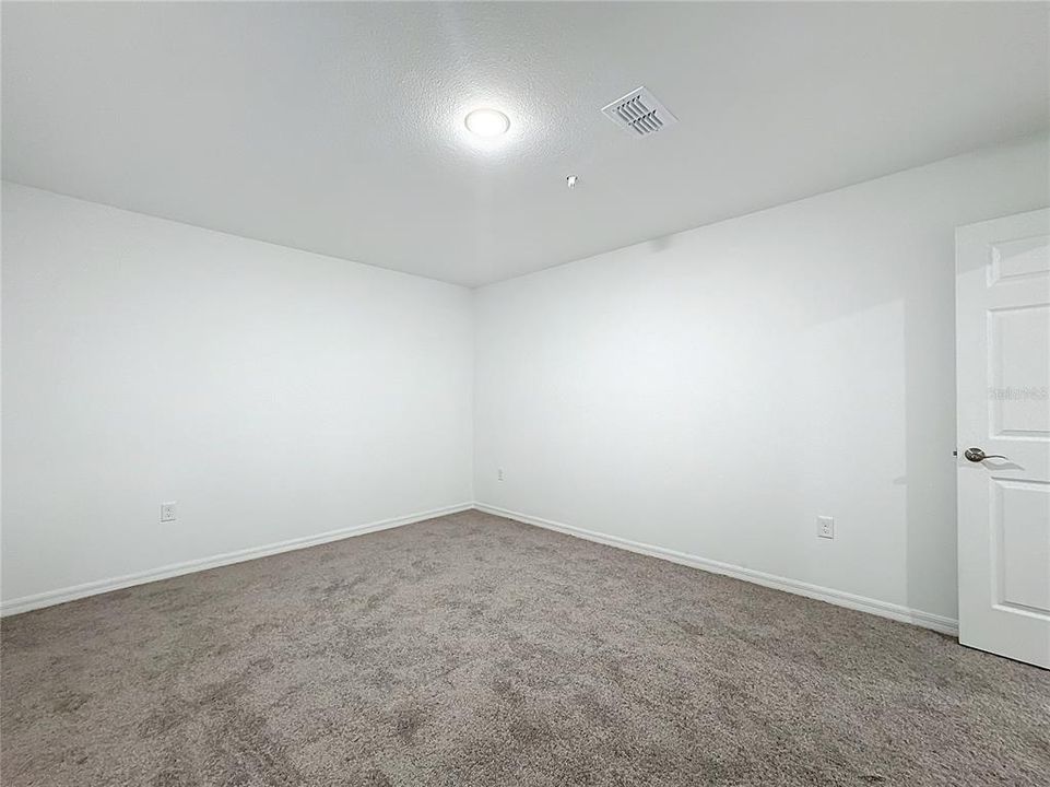 For Rent: $2,100 (3 beds, 2 baths, 1733 Square Feet)