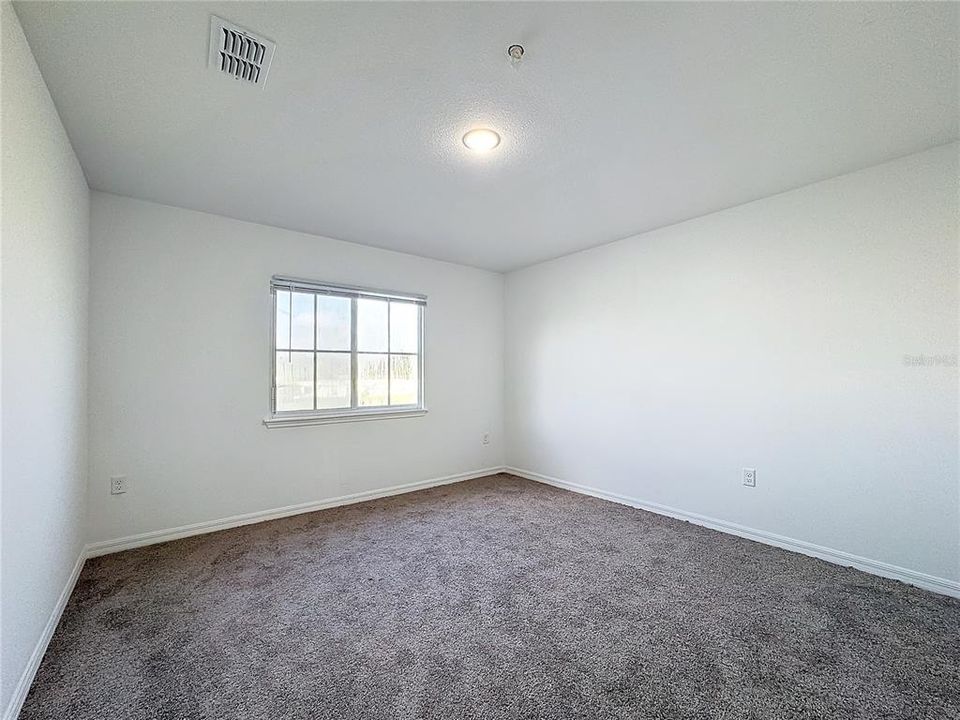 For Rent: $2,100 (3 beds, 2 baths, 1733 Square Feet)