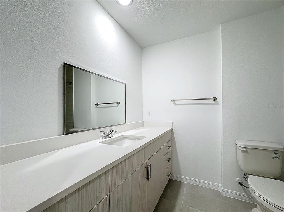 For Rent: $2,100 (3 beds, 2 baths, 1733 Square Feet)