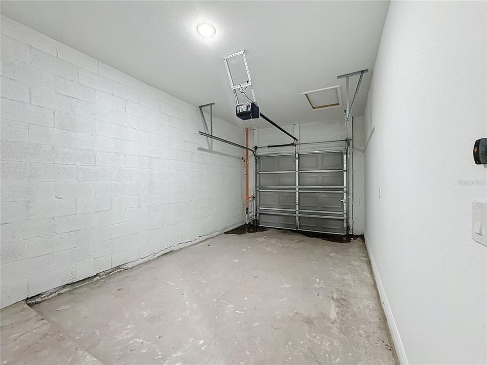 For Rent: $2,100 (3 beds, 2 baths, 1733 Square Feet)