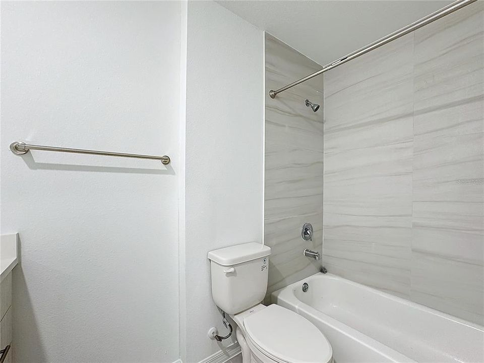 For Rent: $2,100 (3 beds, 2 baths, 1733 Square Feet)