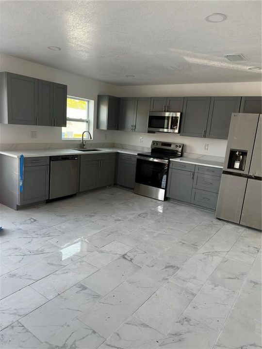 For Sale: $410,000 (4 beds, 2 baths, 1528 Square Feet)