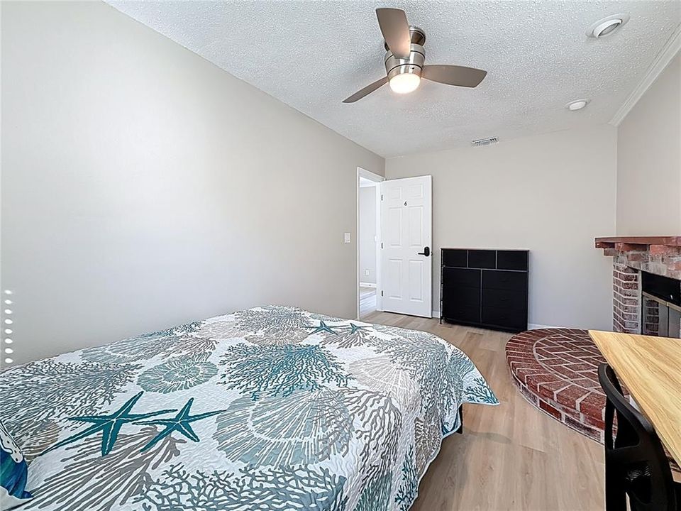 For Sale: $749,000 (5 beds, 4 baths, 2596 Square Feet)