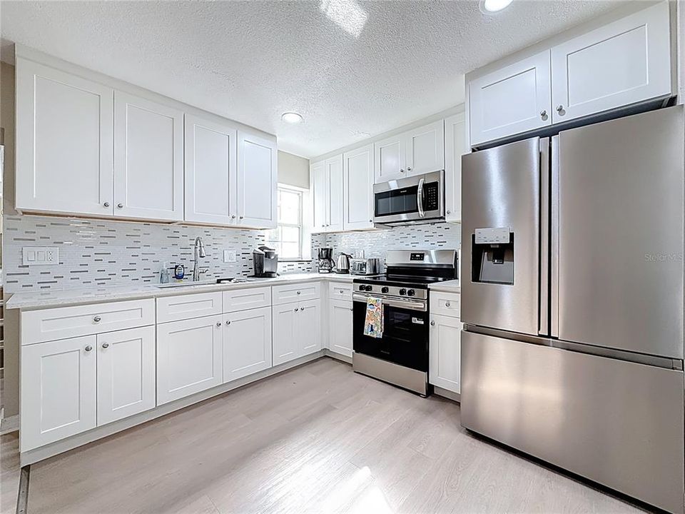 For Sale: $749,000 (5 beds, 4 baths, 2596 Square Feet)