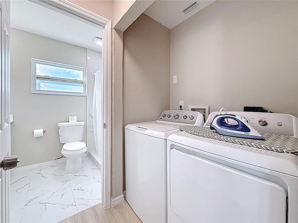 For Sale: $749,000 (5 beds, 4 baths, 2596 Square Feet)