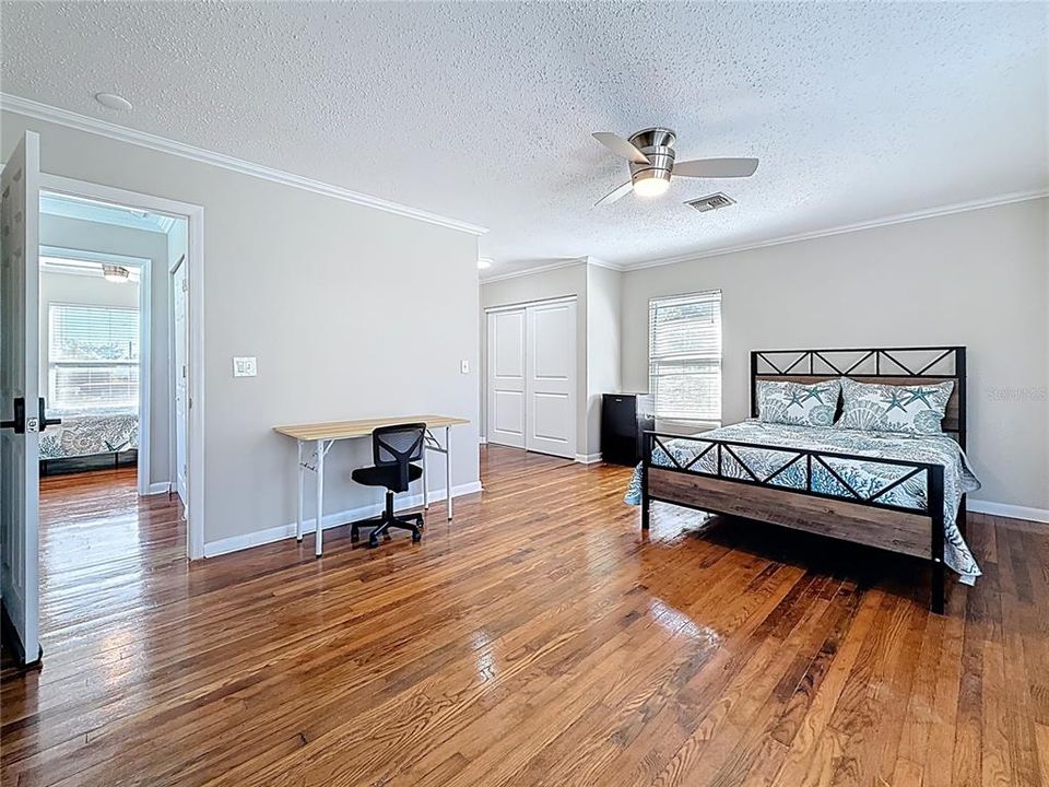 For Sale: $749,000 (5 beds, 4 baths, 2596 Square Feet)