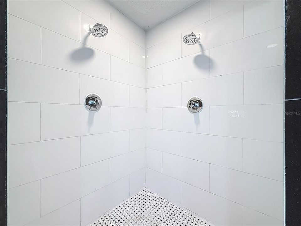 For Sale: $749,000 (5 beds, 4 baths, 2596 Square Feet)