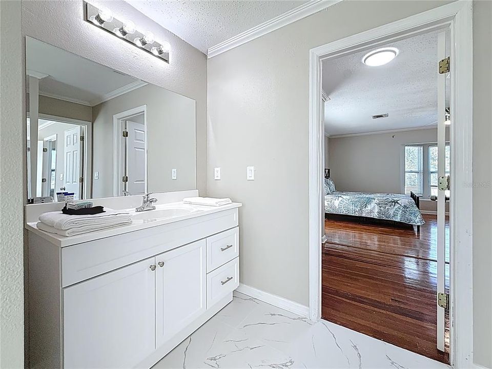 For Sale: $749,000 (5 beds, 4 baths, 2596 Square Feet)