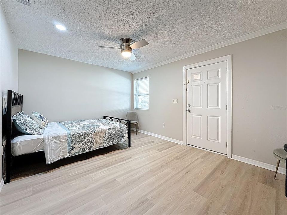 For Sale: $749,000 (5 beds, 4 baths, 2596 Square Feet)