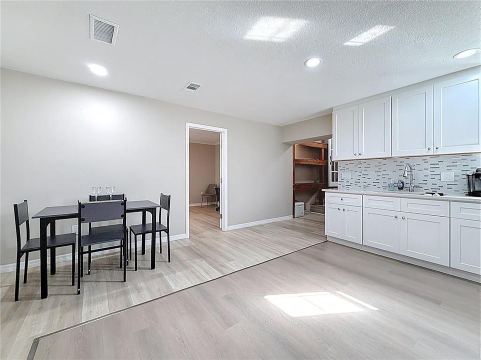 For Sale: $749,000 (5 beds, 4 baths, 2596 Square Feet)